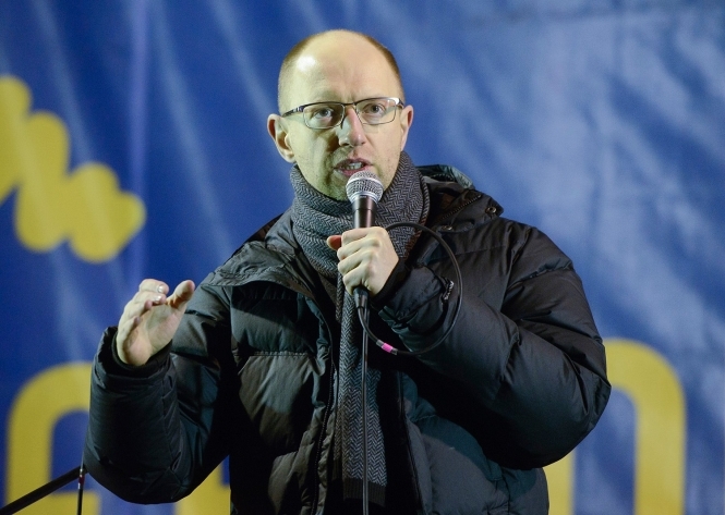 Яценюк объявил Грушевского территории Майдана