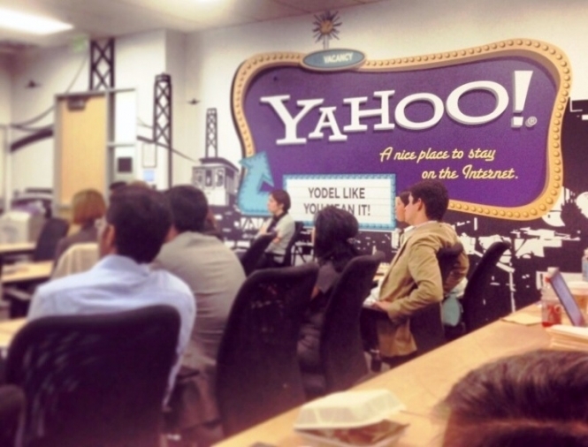 Yahoo! представила новий логотип
