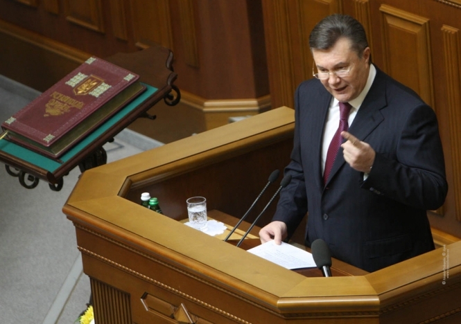 Янукович вдаватиметься до незаконних дій, щоб утримати владу, - спецслужби США