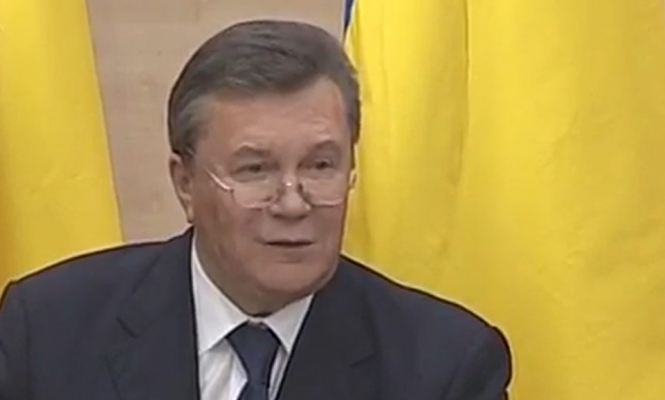 Янукович відмовився відповідати на питання про замороження рахунків і відмивання грошей