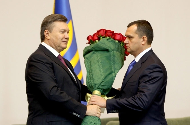 Рада відмовилася вимагати у Януковича відставки Захарченка