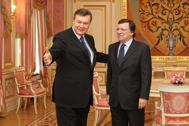 Баррозу дозвонился к Януковичу