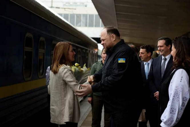 Президентка Європарламенту прибула до Києва