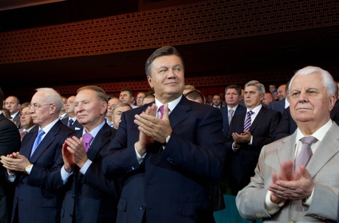 Янукович з трьома екс-президентами обговорить ситуацію в державі