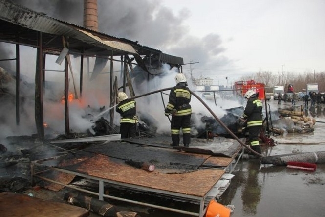 В результате пожара в российском торговом центре в Казани погибли 14 человек