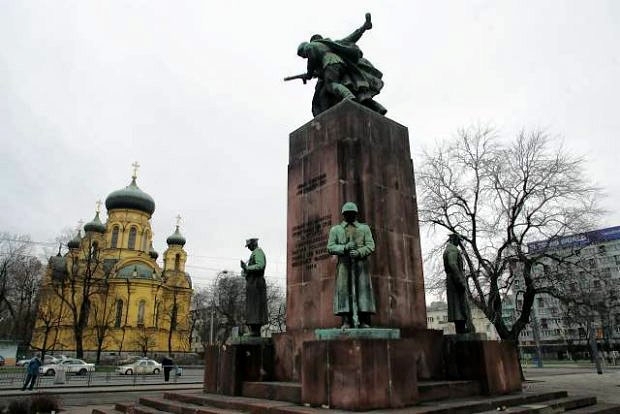 В Варшаве хотят избавиться от памятника советско-польского братства