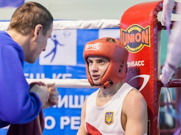 Украинский боксер Замотаев вышел в полуфинал чемпионата мира
