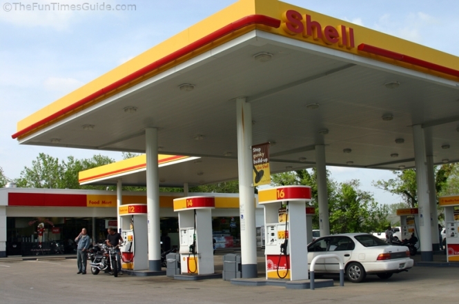 Ціни на бензин на автозаправках продовжують зростати