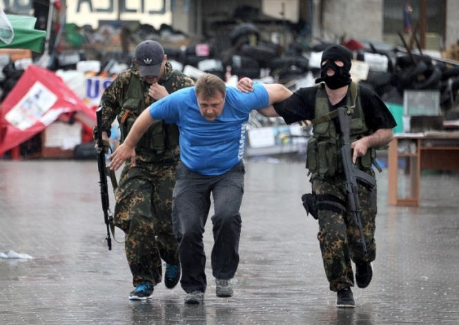 Террористы захватили еще четырех наблюдателей ОБСЕ в Северодонецке