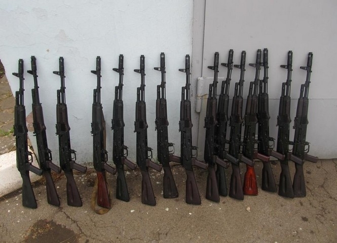 С начала месяца украинцы добровольно сдали в милицию более тысячи единиц оружия