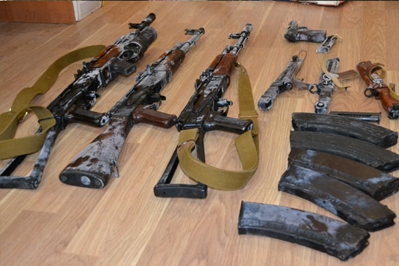 Арсенал зброї виявили правоохоронці в мешканця Львівщини