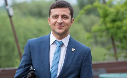 Зеленский вручил государственные награды DZIDZIO и белорусу Михалка