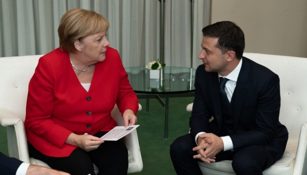 Зеленский и Меркель встретятся в Берлине за ужином