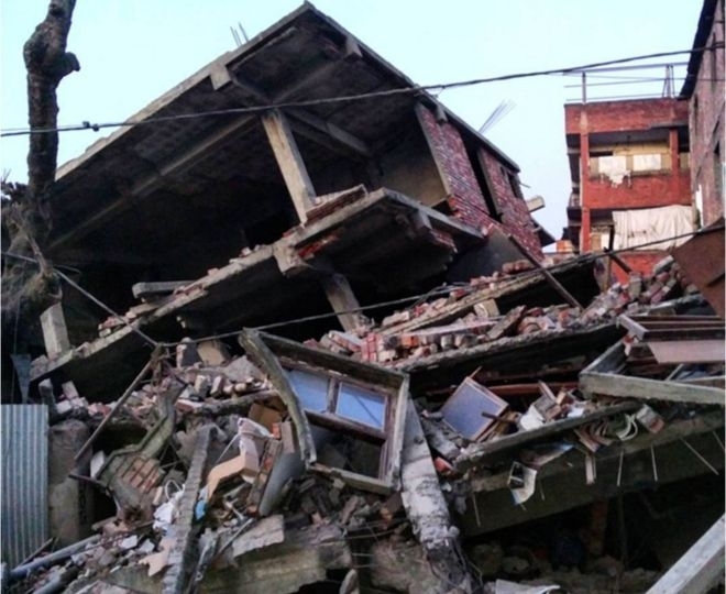 В Индии произошло мощное землетрясение, погибли по меньшей мере четыре человека