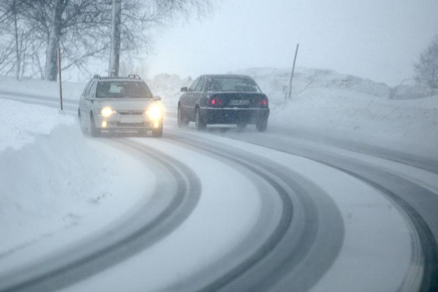 Кабмин усилит меры безопасности на дорогах в зимний период