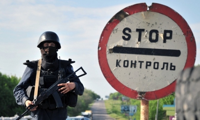 Воєнний стан на Донбасі: вводити чи почекати до інавгурації Порошенка?