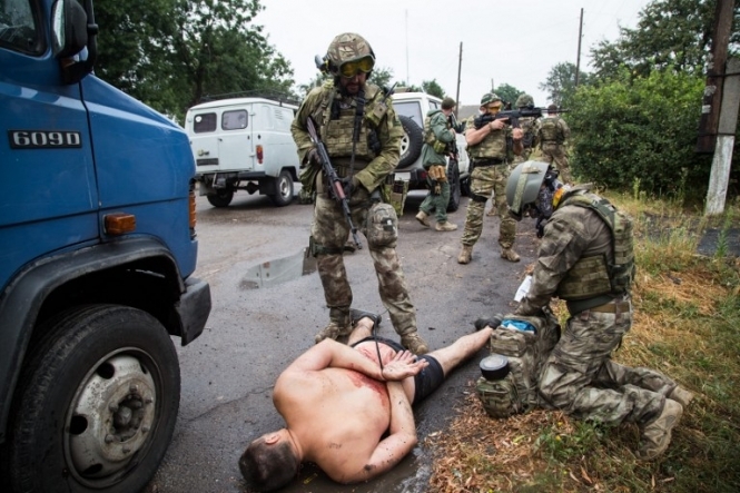 СБУ затримала двох мародерів, які видавали себе за українських військових