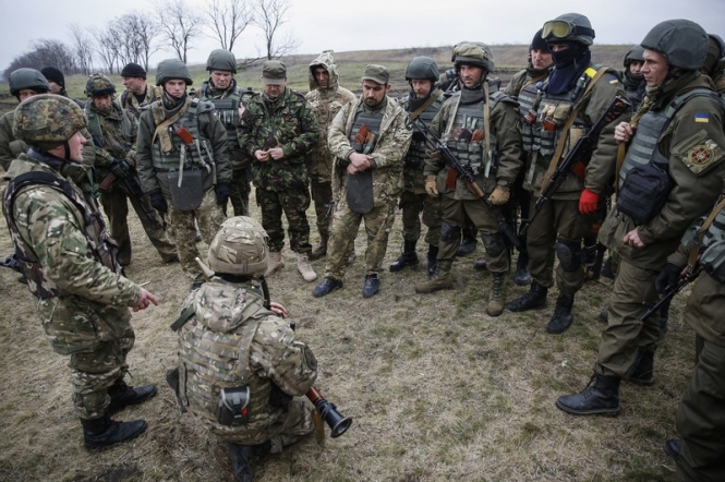 За сутки на Донбассе были ранены 19 боевиков, - разведка