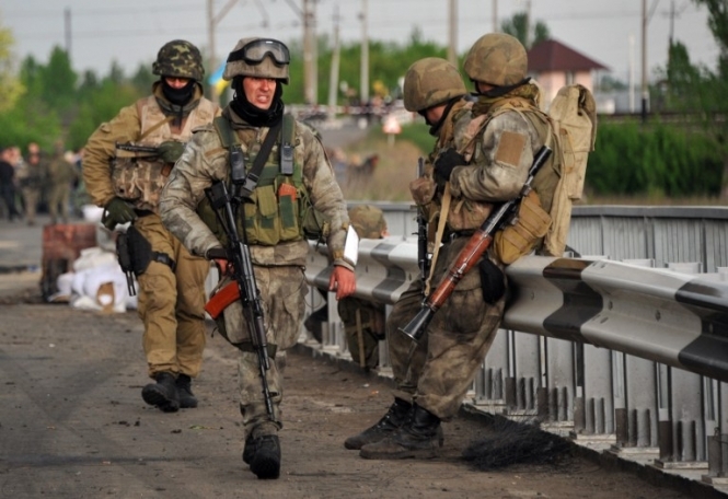 Украинские военные контролируют ситуацию вокруг Славянска, - Минобороны