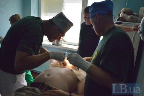 Лікарі розповіли про стан військових, які постраждали від вибуху міномета на Рівненщині