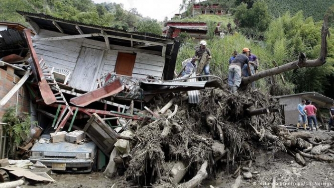 Внаслідок зсуву грунту на Шрі-Ланці близько 200 сімей зникли безвісти