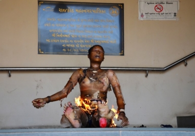 В Індії родина вчинила самоспалення, щоб відстояти свій будинок 