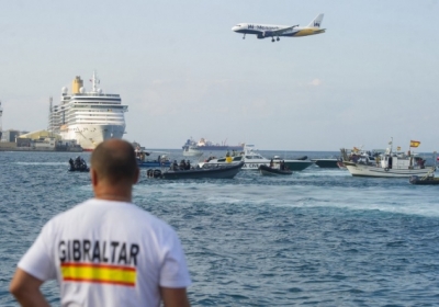 Власти Гибралтара заявила о вторжении испанского судна в британские воды