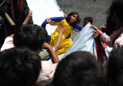 У Бангладеш рухнув будинок: під завалами залишаються сотні людей