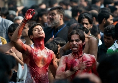 Індійські мусульмани-шиїти покриті кров