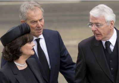 Правительство Британии планирует рассекретить переговоры Тони Блэра и Джорджа Буша о войне в Ираке