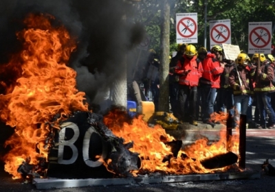 Барселона у вогні протесту: пожежники вимагають не урізати зарплати