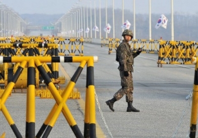 Південна Корея знову запросила КНДР на переговори