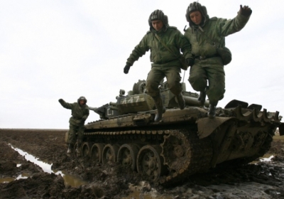 Російські солдати під час військових навчань у Волгоградській області, 2 квітня 2014 року. Фото: AFP