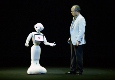 Японская компания Softbank представила робота, способного выражать эмоции 