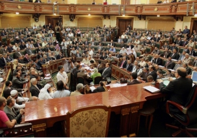 У Єгипті парламент голосує за нову конституцію, Єврокомісія створить загальний бюджет єврозони, Обама і Ромні обговорять 