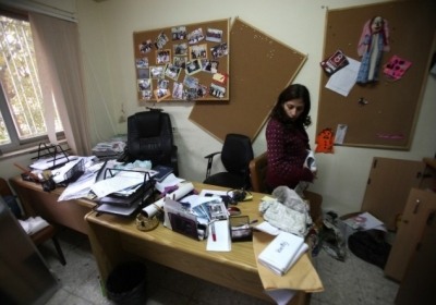 Офіс палестинської правозахисної організації Addameer після обшуку армією Ізраїлю. Фото: AFP