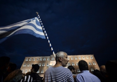 У Греції знову збільшать податки і уріжуть пенсії