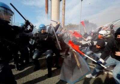 В Італії під час мітингу проти безробіття постраждали 20 людей