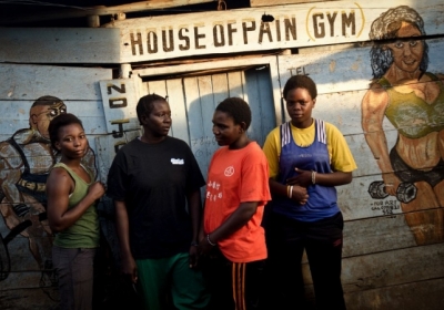 Жіночий бокс по-африканськи: битися, щоб вижити