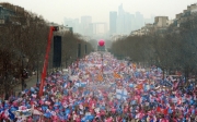 Сотні тисяч французів знову протестують проти одностатевих шлюбів