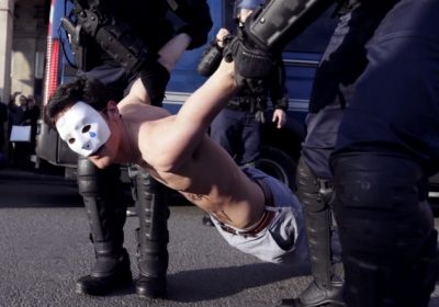 Hommen: французькі борці проти гей-шлюбів озброїлися методами Femen 