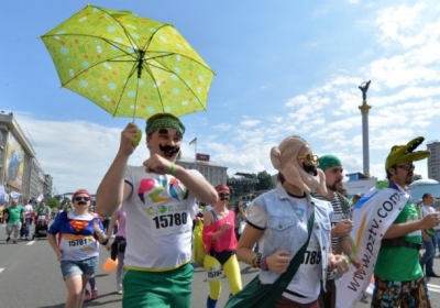 День Києва: пробіг під каштанами, перша полуниця і парад вишиванок