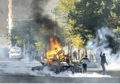 Туреччина. Зіткнення курдських протестуючих з турецькою поліцією в місті Діярбакир, 7 жовтня 2014. Фото: AFP