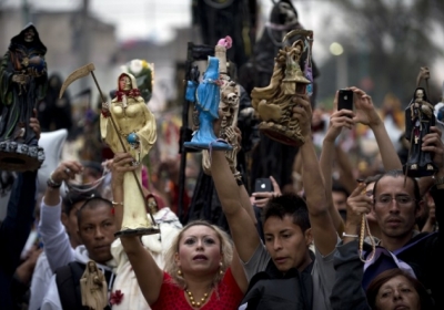 У бідних кварталах Мехіко вшановують культ смерті