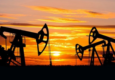 Нефть дешевеет на фоне замедления восстановления экономики