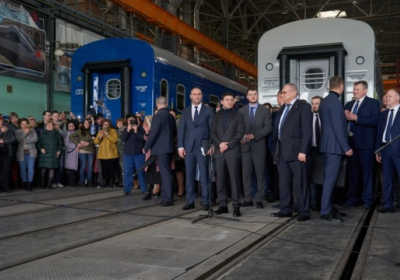Укрзализныця в этом году закупит дизель-поезда и сотню “крюковских” вагонов