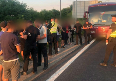 На въезде в Киев полиция проверяет автобусы