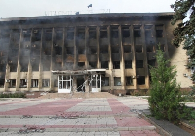 Террористы, убегая из Дзержинска, подожгли горадминистрацию, - видео