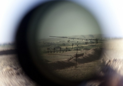 ИРАК 15 сентября 2014 Горизонт сквозь прицел винтовки курдского снайпера. Фото: АFР
