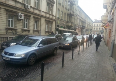 Во Львове владельцы авто на иностранных номерах требовали увеличить срок транзита